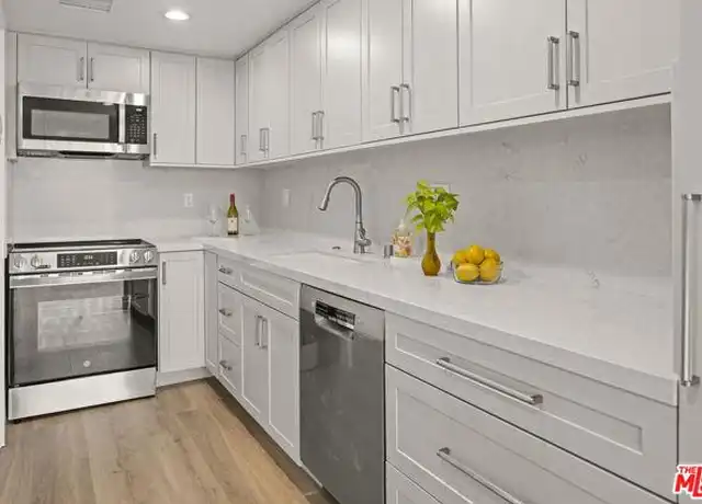 Property at 10450 Wilshire Blvd Unit 7F, Los Angeles, CA, 90024, 1 bed, 1 bath, [object Object]