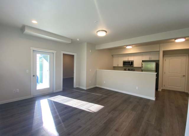 Photo of 809 S Emerson St Unit 2D, Chelan, WA 98816