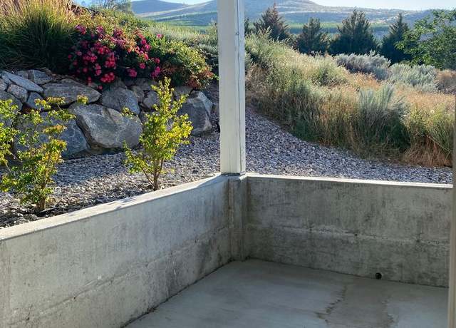 Photo of 809 S Emerson St Unit 2D, Chelan, WA 98816