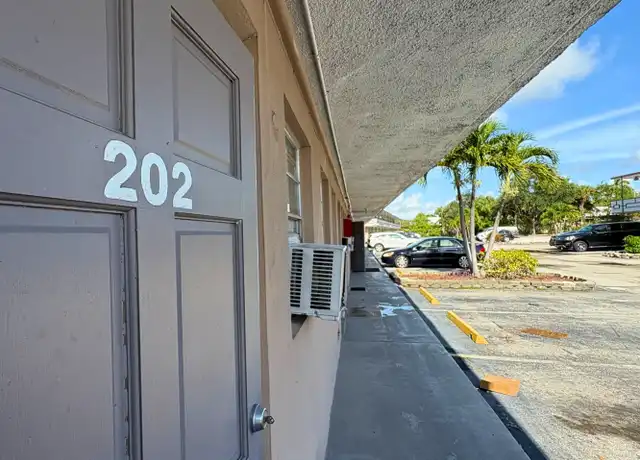 Property at 4611 S Congress Ave Unit 202, Lake Worth Beach, FL, 33461, 1 bed, 1 bath, [object Object]
