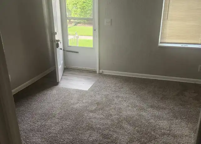 Property at 1976 Parkhill Dr, Dayton, OH, 45406, 2 beds, 1 bath, [object Object]