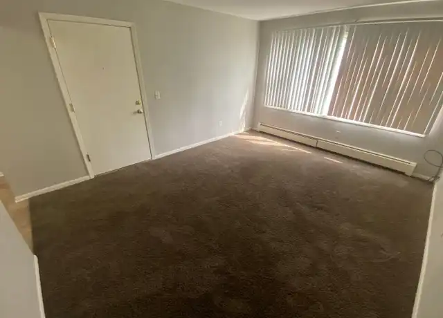 Property at 944 E St #3, Lincoln, NE, 68508, 1 bed, 1 bath, [object Object]