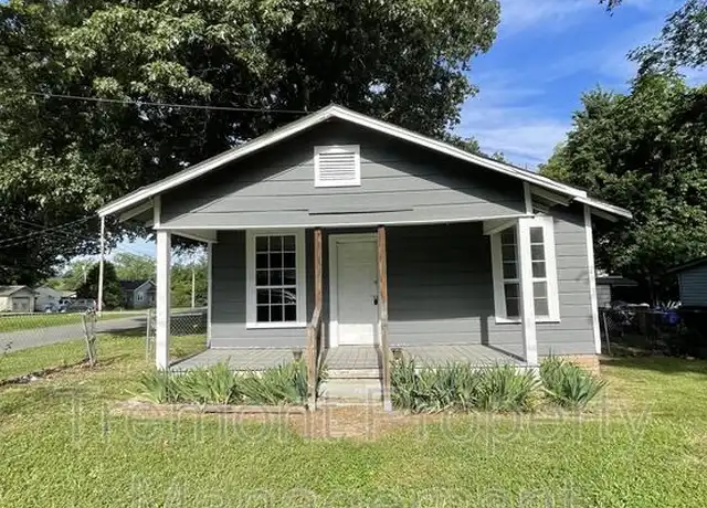 Property at 727 Carden Ave, Rossville, GA, 30741, 2 beds, 1 bath, [object Object]