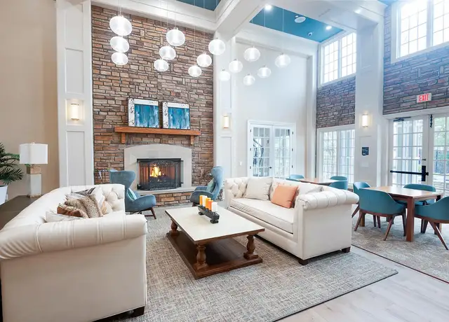 Photo of 800 West St, Braintree, MA 02184