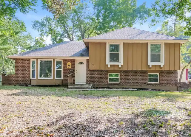 Property at 7808 E 120th St, Grandview, MO, 64030, 4 beds, 1.5 baths, [object Object]