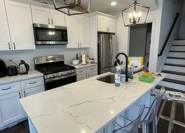 Property at 19 E Transit St, Providence, RI, 02906, 1 bed, 1 bath, [object Object]