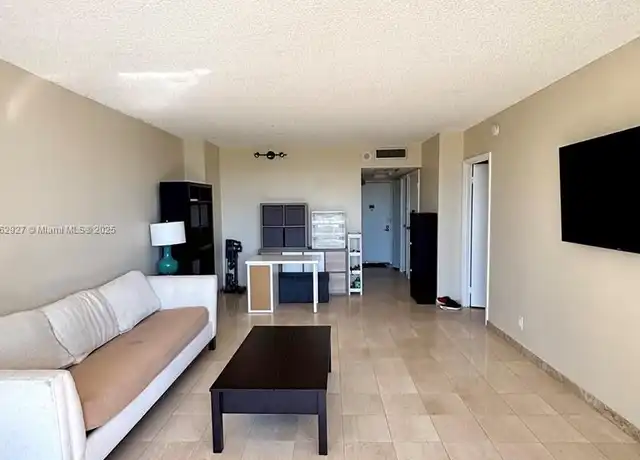 Property at 20301 W Country Club Dr #1025, Aventura, FL, 33180, 1 bed, 1.5 baths, [object Object]