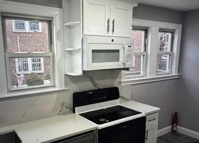 Property at 115 Lanark Rd Unit 2, Brighton, MA, 02135, 4 beds, 1 bath, [object Object]