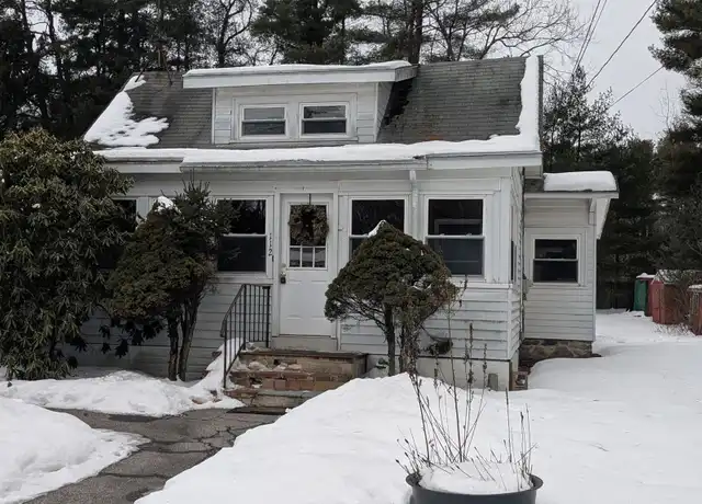 Property at 112 Old Bridge St, Pelham, NH, 03076, 2 beds, 1 bath, [object Object]