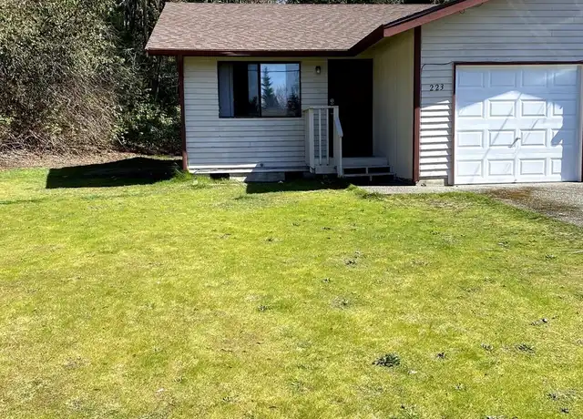 Property at 223 Willow St, Bremerton, WA, 98310, 2 beds, 1 bath, [object Object]
