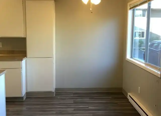Property at 2406 SE Taylor St, Portland, OR, 97214, 2 beds, 1 bath, [object Object]