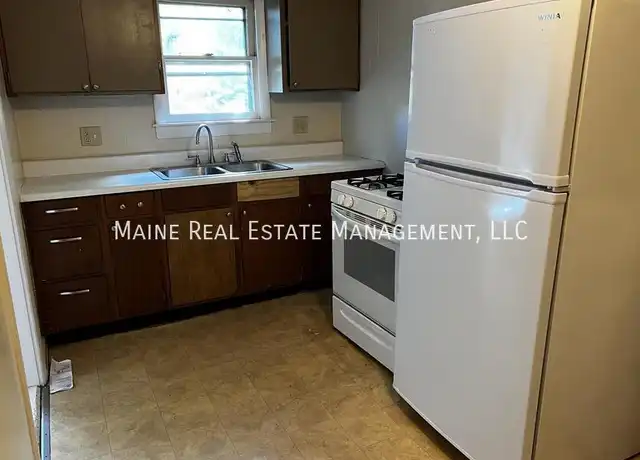 Property at 36 Sanford St Unit 6, Bangor, ME, 04401, 1 bed, 1 bath, [object Object]