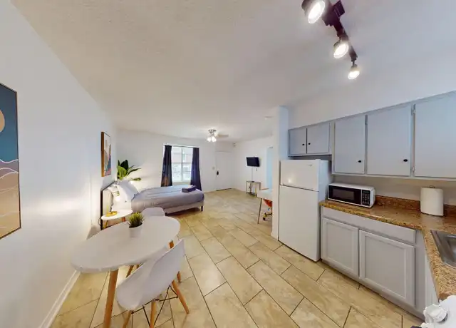 Property at 1242 N Laura St Unit 03 (ONE MONTH FREE), Jacksonville, FL, 32206, 0 beds, 1 bath, [object Object]