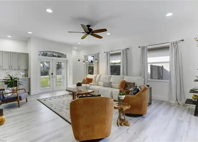 Property at 10842 Vanderbilt Dr, Naples, FL, 34108, 4 beds, 3 baths, [object Object]