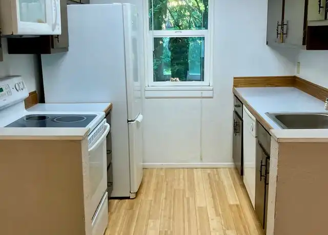 Property at 14722 30th Ave NE, Shoreline, WA, 98155, 2 beds, 1.5 baths, [object Object]