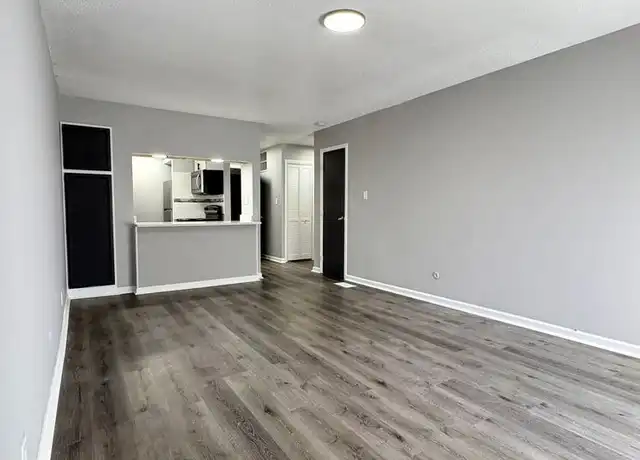 Property at 1240 W 73rd St Unit 1240-H, Indianapolis, IN, 46260, 1 bed, 1 bath, [object Object]