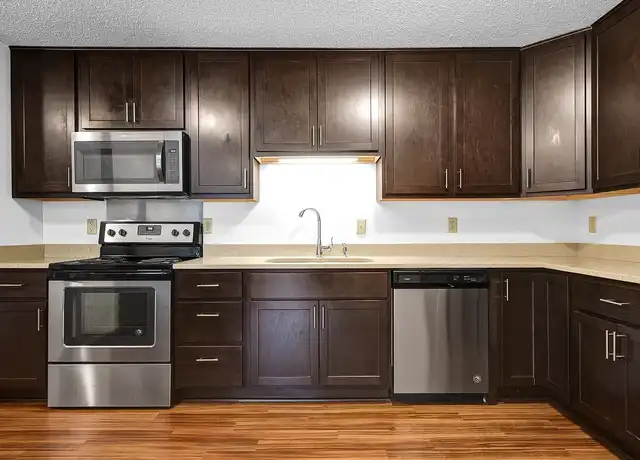 Property at Oaks Lincoln Apartments - 5200 Lincoln Dr, Minneapolis, MN, 55436, 1-3 bed, 1-2 bath, [object Object]