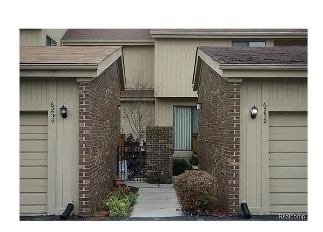 Property at 6252 Potomac Cir, West Bloomfield, MI, 48322, 3 beds, 2.5 baths, [object Object]