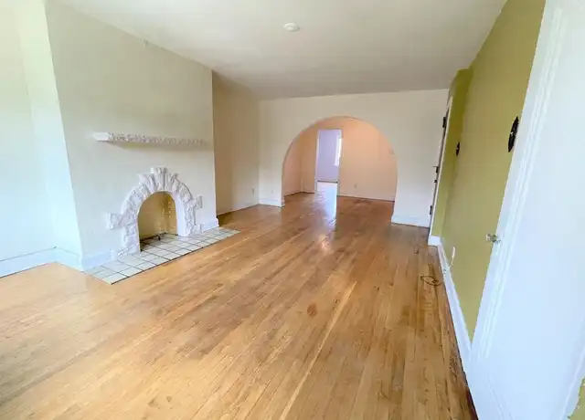 Property at 1405 Severn St Unit B4, Pittsburgh, PA, 15217, 1 bed, 1 bath, [object Object]