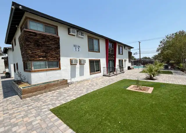 Property at 1003 E Clark Ave Unit 3, Las Vegas, NV, 89101, 2 beds, 1 bath, [object Object]