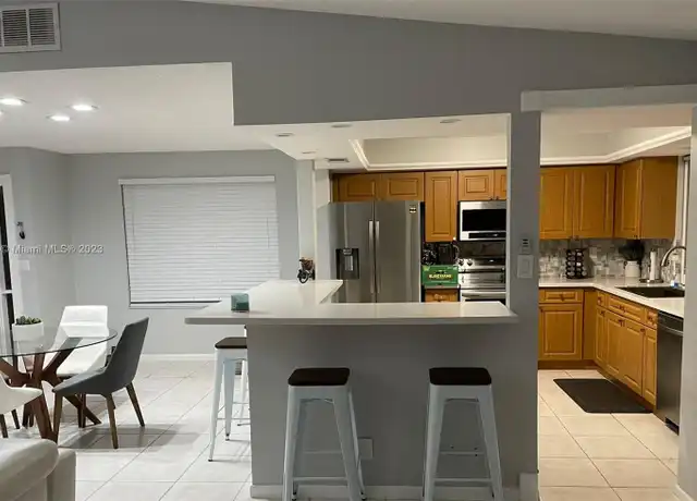 Property at 980 NW 79th Ter, Plantation, FL, 33324, 2 beds, 2 baths, [object Object]