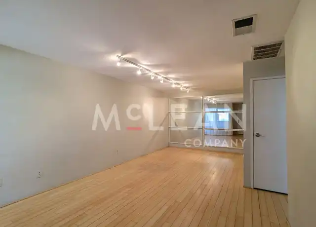 Property at 2825 N Los Felices Rd, Palm Springs, CA, 92262, 1 bed, 1 bath, [object Object]