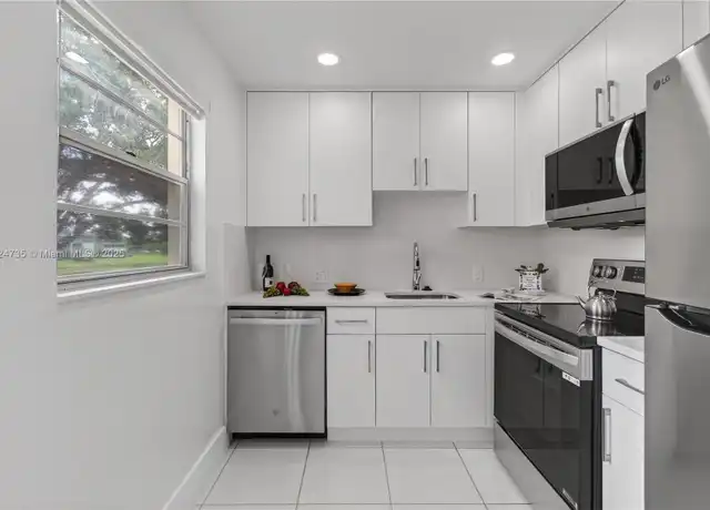 Property at 228 Preston Way Unit 1, Boca Raton, FL, 33434, 2 beds, 1.5 baths, [object Object]