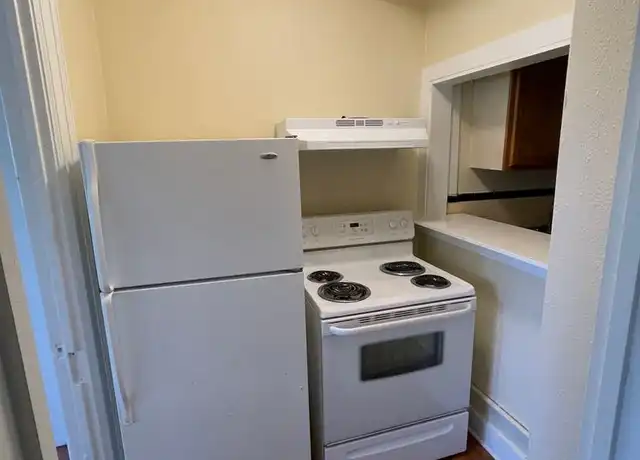 Property at 529 N Main St, Rockford, IL, 61103, 1 bed, 1 bath, [object Object]