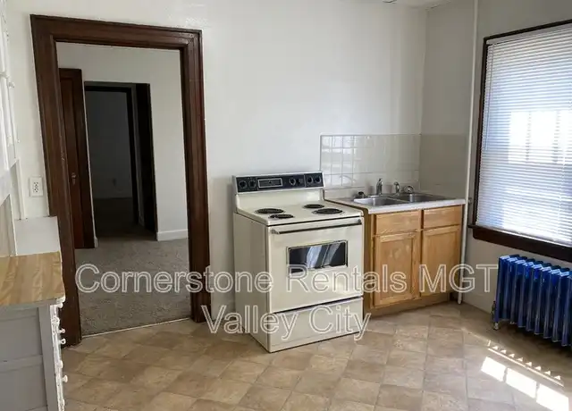 Property at 264 College St SE Unit 1, Valley City, ND, 58072, 1 bed, 1 bath, [object Object]