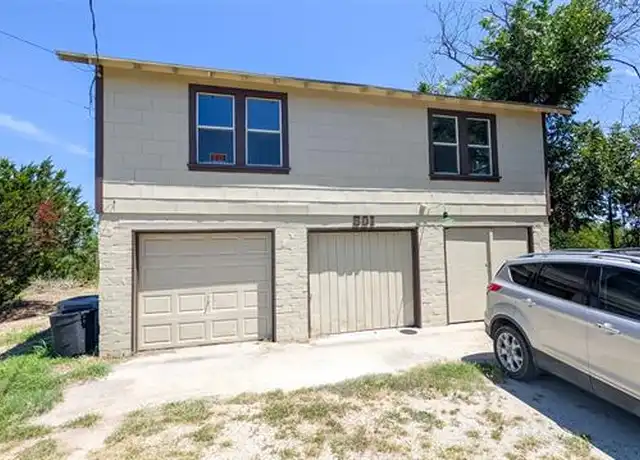 Property at 501 E 6th St, Weatherford, TX, 76086, 2 beds, 1 bath, [object Object]