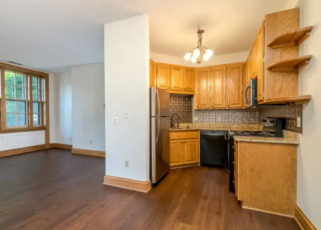 Property at 614 Portland Ave Unit 300, St Paul, MN, 55102, 2 beds, 1 bath, [object Object]