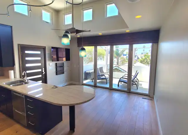 Property at 4960 Saratoga Ave, San Diego, CA, 92107, 2 beds, 1 bath, [object Object]