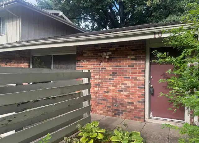 Property at 315 N Westridge Dr Unit 10, Carbondale, IL, 62901, 2 beds, 1 bath, [object Object]