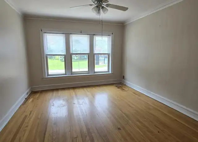 Property at 5135 N Damen Ave, Chicago, IL, 60625, 2 beds, 1 bath, [object Object]