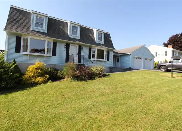 Property at 4 Maloney Ln, Middletown, RI, 02842, 3 beds, 2 baths, [object Object]