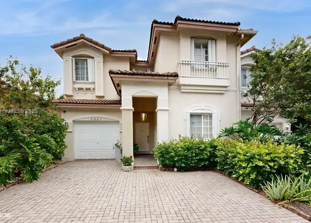 Property at 6861 NW 107th Ct Unit 6861, Doral, FL, 33178, 3 beds, 3 baths, [object Object]