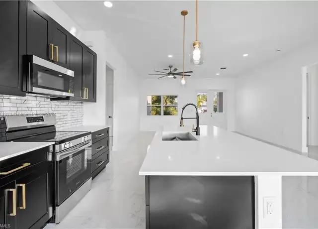 Property at 3903 29th St SW, Lehigh Acres, FL, 33976, 3 beds, 2 baths, [object Object]
