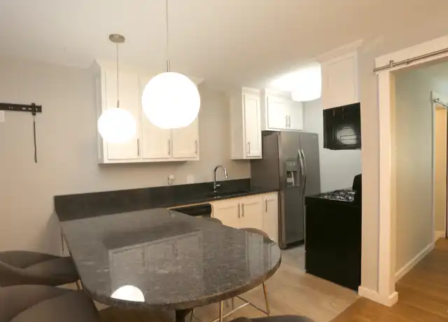 Property at 205 E Hurd St Unit 7, Edmond, OK, 73034, 1 bed, 1 bath, [object Object]