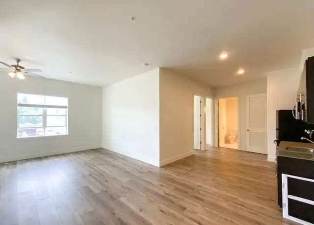 Property at 1660 D St Unit 421, Vancouver, WA, 98663, 2 beds, 1 bath, [object Object]