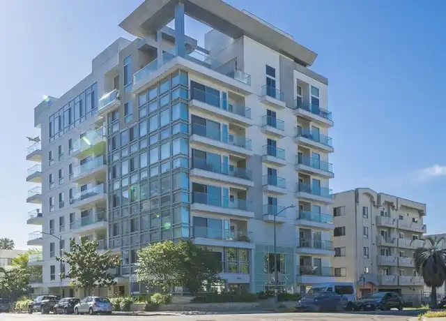 Property at 702 S Serrano Ave #702, Los Angeles, CA, 90005, 3 beds, 2.5 baths, [object Object]