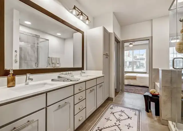 Property at Laurel - 2001 Ed Bluestein Blvd, Austin, TX, 78721, 1 bed, 1 bath, [object Object]