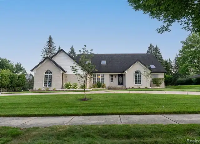 Property at 2105 Russet Dr, Troy, MI, 48098, 4 beds, 3.5 baths, [object Object]