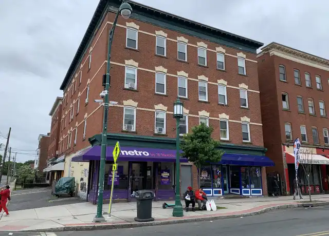 Property at 743 Park St Unit 4E, Hartford, CT, 06106, 3 beds, 1 bath, [object Object]