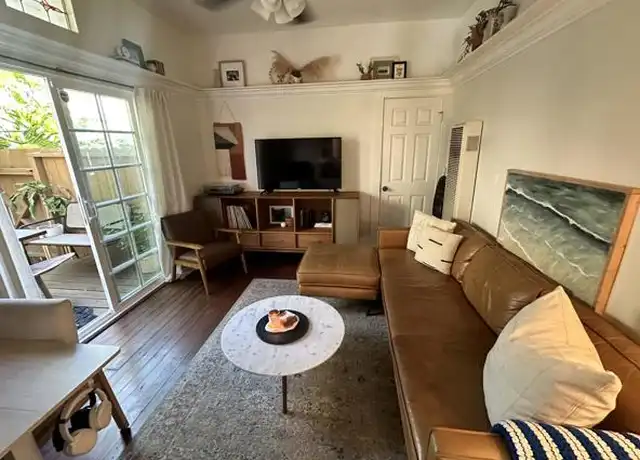 Property at 408 N Tremont St, Oceanside, CA, 92054, 1 bed, 1 bath, [object Object]