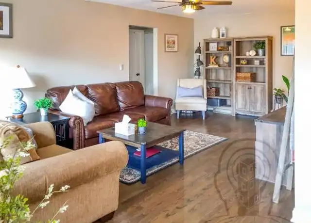 Property at 7117 W 93rd St, Oak Lawn, IL, 60453, 1 bed, 1 bath, [object Object]
