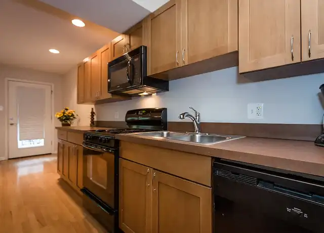 Property at Ivy Terrace - 5140 S Kenwood Ave, Chicago, IL, 60615, 0-2 beds, 1-2 bath, [object Object]