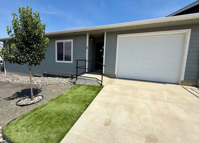 Property at 1614 18th Ave Unit B, Lewiston, ID, 83501, 3 beds, 2 baths, [object Object]