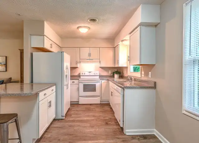 Property at 2204 Greenbriar Cir #1, Johnson City, TN, 37601, 3 beds, 1.5 baths, [object Object]