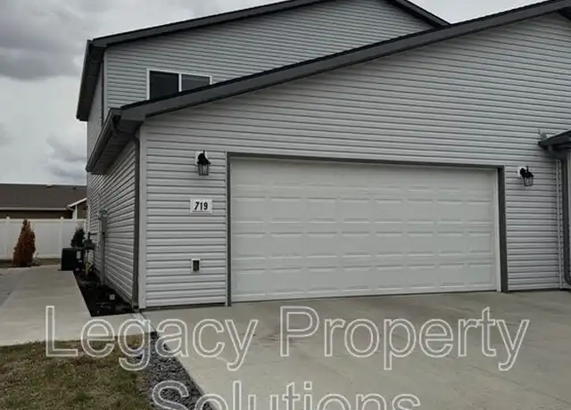 Property at 719 Hillcrest Dr SE, Mandan, ND, 58554, 4 beds, 2 baths, [object Object]