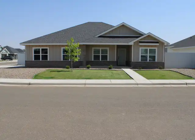 Property at 233 Abbey Rd, Clovis, NM, 88101, 3 beds, 2.5 baths, [object Object]